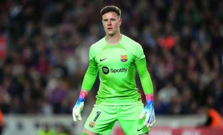 巴萨门将多次救险，当选全场最佳球员，成功喜欢.